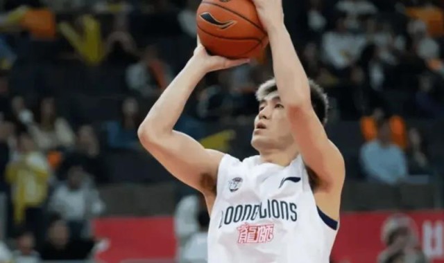 开云体育登录-郭艾伦刚复出就统治加时！低开高走16分，结合球与变向仍具杀伤力