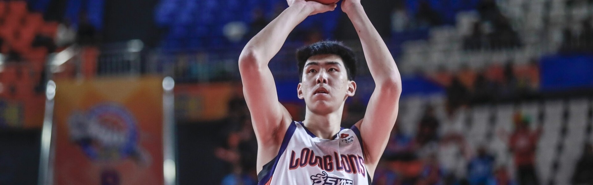 开云体育登录-攻防俱佳！徐昕9中7超高效拿下17分10板1助1断4帽